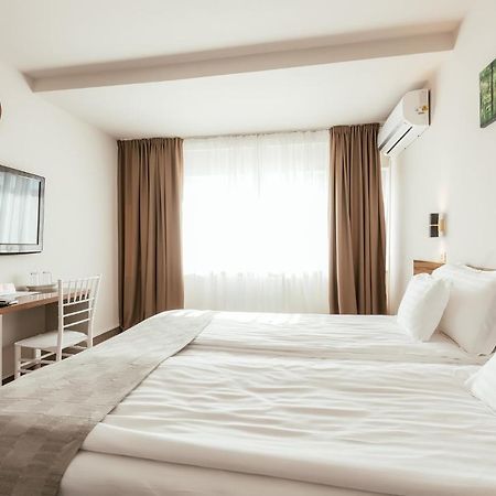 Riviera By Queens Hotel And Resort Gura Văii Exteriér fotografie