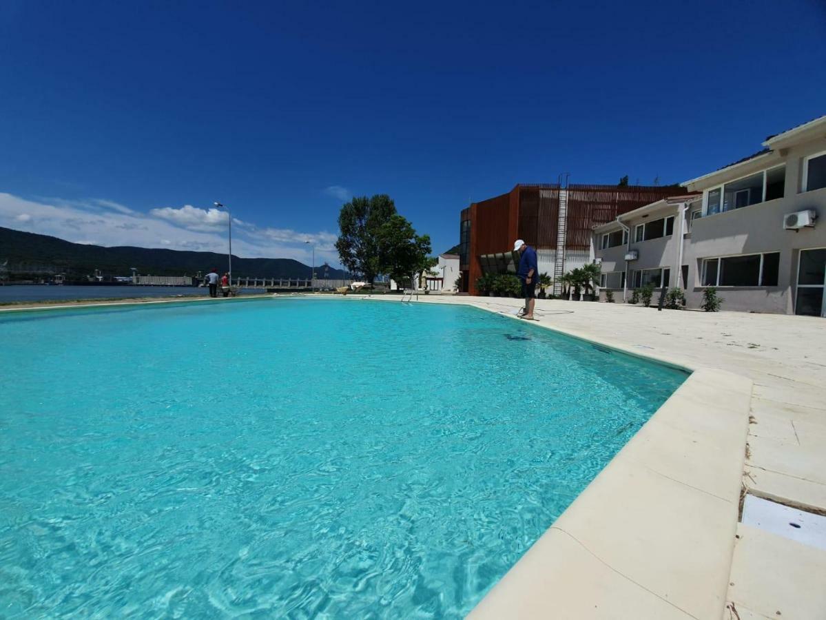 Riviera By Queens Hotel And Resort Gura Văii Exteriér fotografie