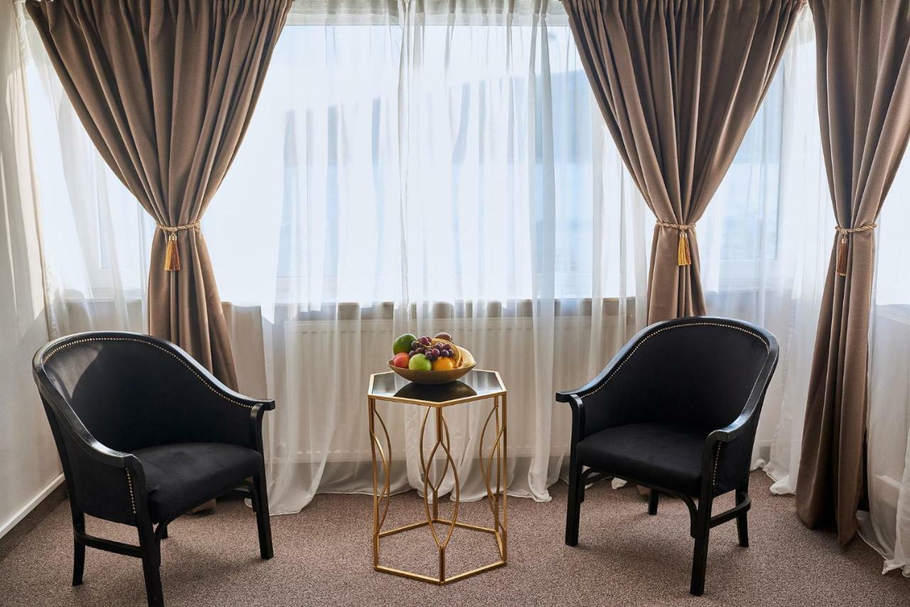 Riviera By Queens Hotel And Resort Gura Văii Exteriér fotografie