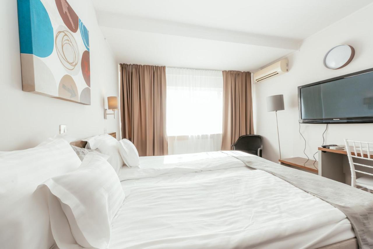 Riviera By Queens Hotel And Resort Gura Văii Exteriér fotografie