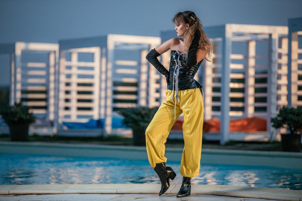 Riviera By Queens Hotel And Resort Gura Văii Exteriér fotografie