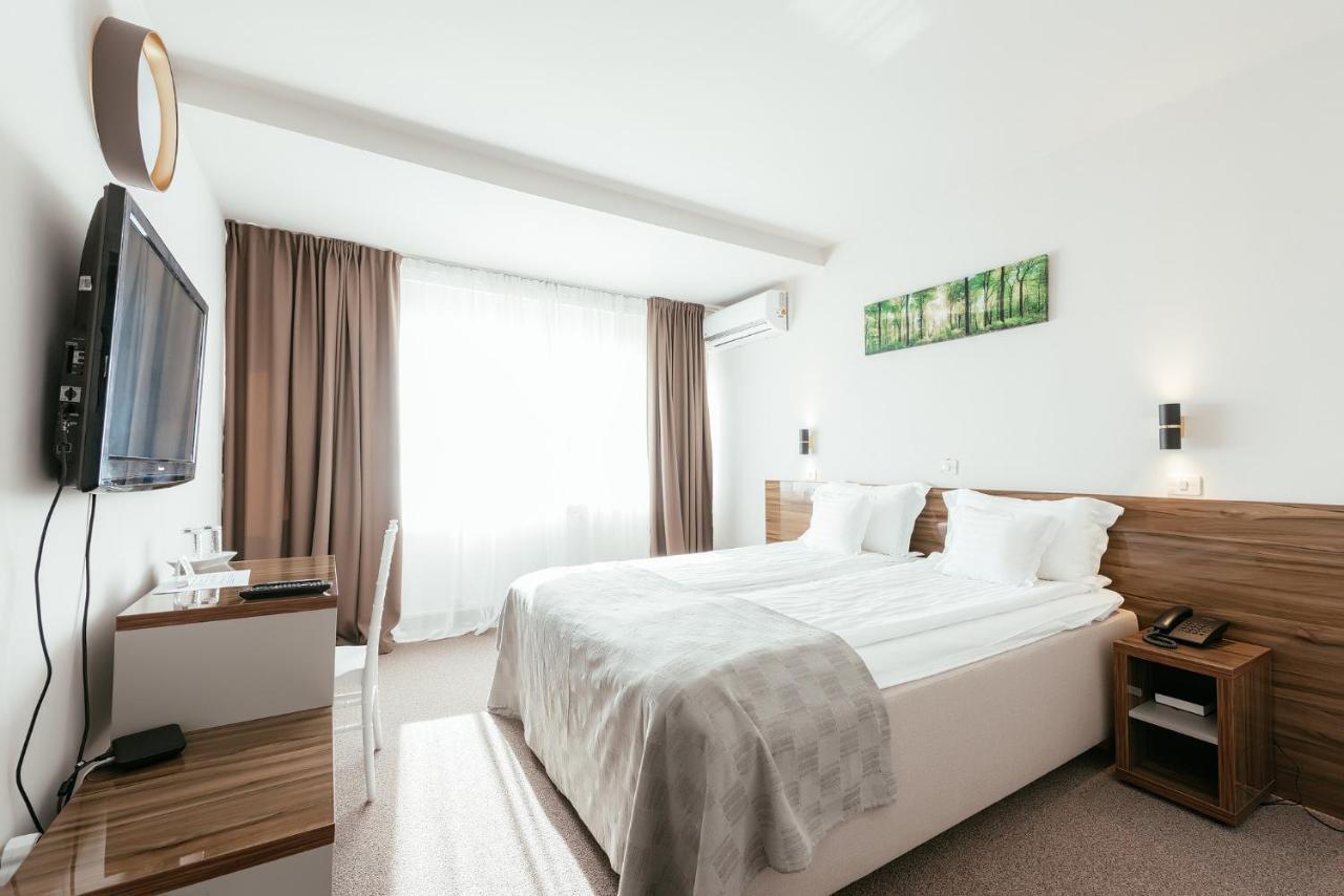 Riviera By Queens Hotel And Resort Gura Văii Exteriér fotografie
